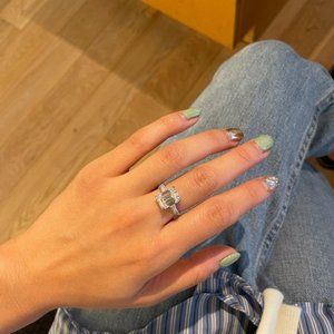 3.68 ct Emerald engagement ring G color vs1 2ex